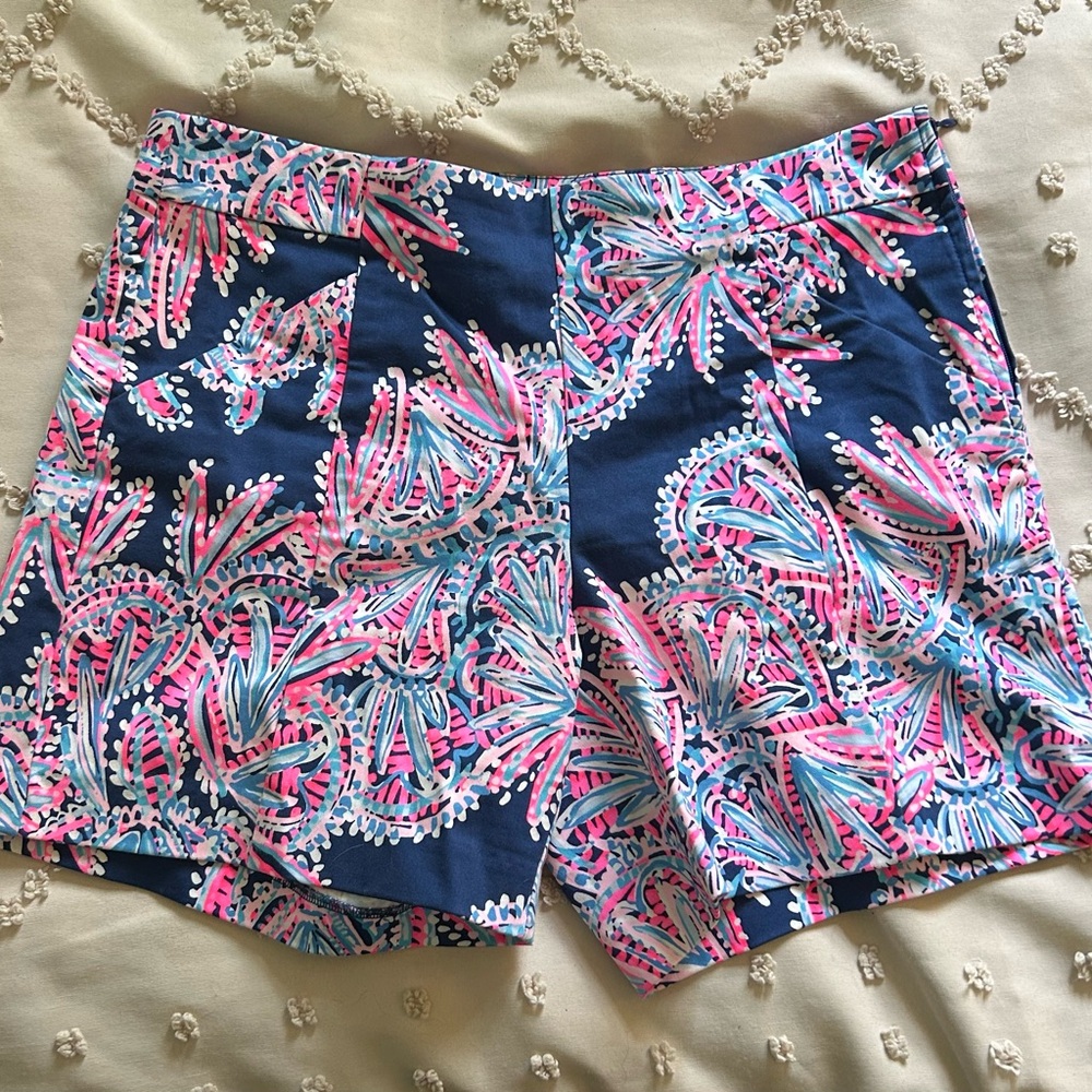 Lilly Pulitzer Sri Lanka 3inch  navy blue shorts